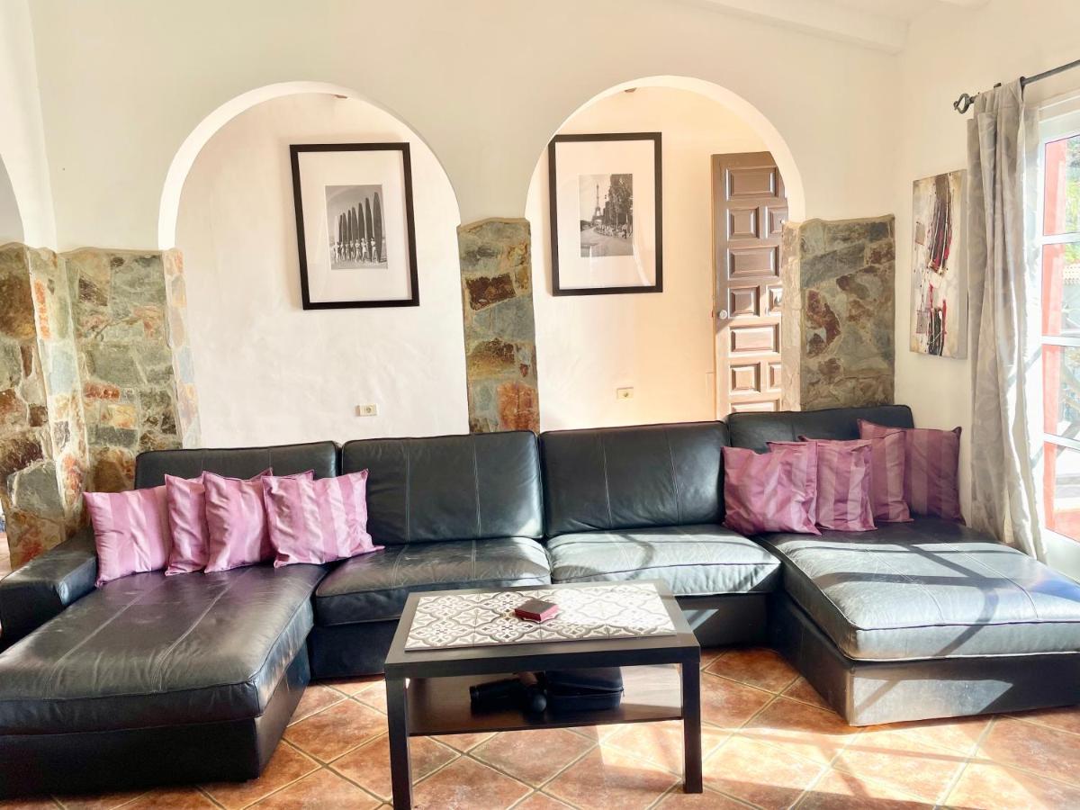 Villa Consuelo - Quiet Location Close To Resorts Buzanada Екстер'єр фото